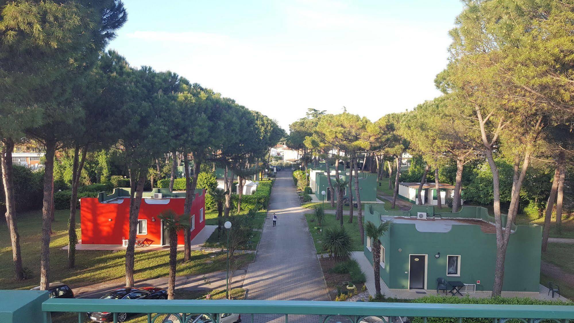 Villaggio Mithos Misano Adriatico Exterior photo