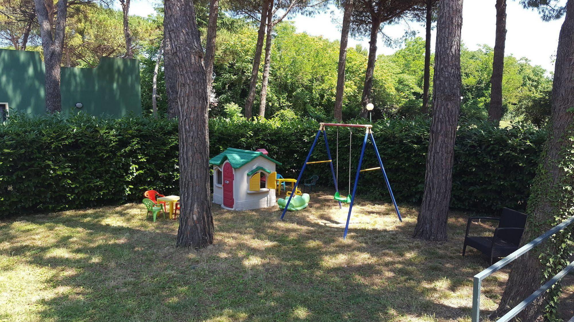Villaggio Mithos Misano Adriatico Exterior photo