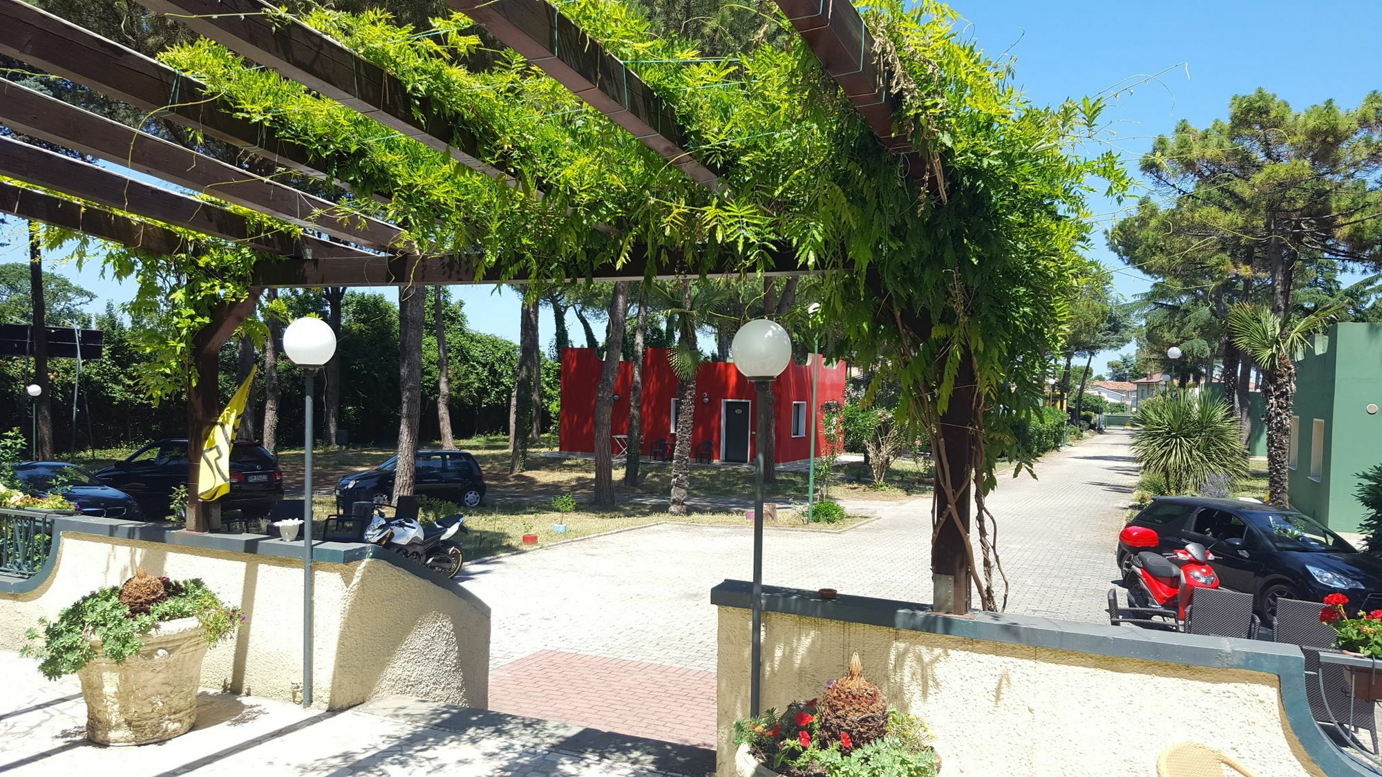 Villaggio Mithos Misano Adriatico Exterior photo